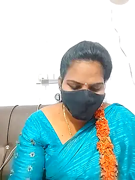 Snapshot of melina214 chatting on 02-28-26, 04:46 melina214 online show from 02-28-26, 04:46