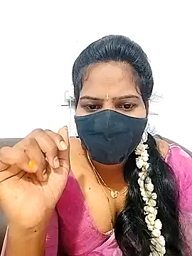 Snapshot of melina214 chatting on 03-04-26, 04:07 melina214 online show from 03-04-26, 04:07