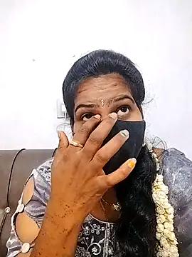 Snapshot of melina214 chatting on 03-05-26, 04:19 melina214 online show from 03-05-26, 04:19