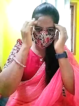 Snapshot of melina214 chatting on 03-19-26, 03:43 melina214 online show from 03-19-26, 03:43