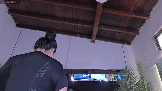 emily-fox online show from 02-14-25, 05:25