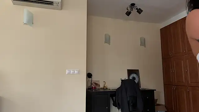 Missy baby online show from 06-14-26, 04:53