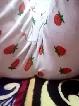 Snapshot of Bombamom chatting on 04-18-26, 10:52 Bombamom online show from 04-18-26, 10:52