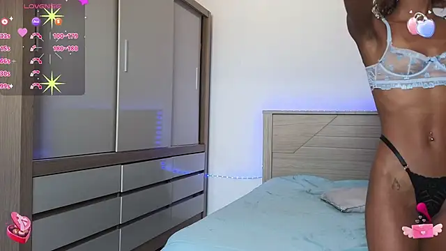 Snapshot of ElisaBoyer chatting on 03-13-25, 11:51 ElisaBoyer online show from 03-13-25, 11:51