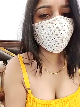 Snapshot of Gloie4u chatting on 12-12-24, 10:02 Gloie4u online show from 12-12-24, 10:02