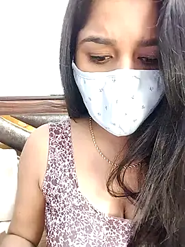 Snapshot of Gloie4u chatting on 12-16-24, 02:05 Gloie4u online show from 12-16-24, 02:05