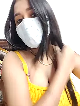 Snapshot of Gloie4u chatting on 12-17-24, 02:33 Gloie4u online show from 12-17-24, 02:33