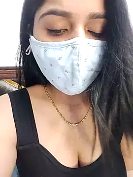 Snapshot of Gloie4u chatting on 03-06-25, 03:13 Gloie4u online show from 03-06-25, 03:13