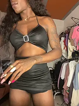 Snapshot of Richchocolatesweet_ chatting on 09-10-25, 04:29 Richchocolatesweet online show from 09-10-25, 04:29