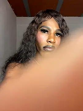 Snapshot of Richchocolatesweet_ chatting on 09-15-25, 05:35 Richchocolatesweet online show from 09-15-25, 05:35