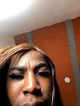 Snapshot of Richchocolatesweet_ chatting on 11-11-25, 12:10 Richchocolatesweet online show from 11-11-25, 12:10