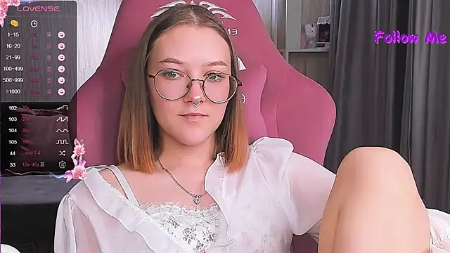 Snapshot of bunny_bubble chatting on 01-06-25, 12:37 bunny bubble online show from 01-06-25, 12:37