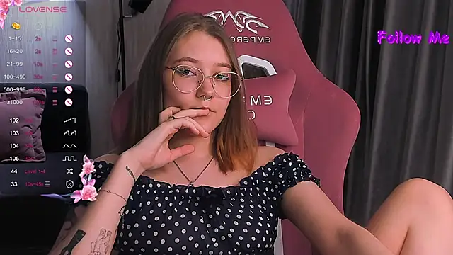 Snapshot of bunny_bubble chatting on 02-27-25, 01:05 bunny bubble online show from 02-27-25, 01:05