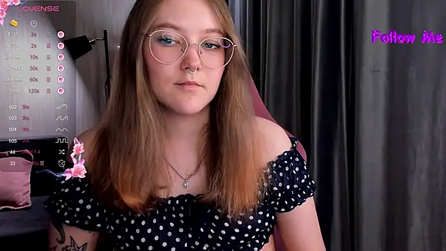 Snapshot of bunny_bubble chatting on 10-05-25, 10:29 bunny bubble online show from 10-05-25, 10:29