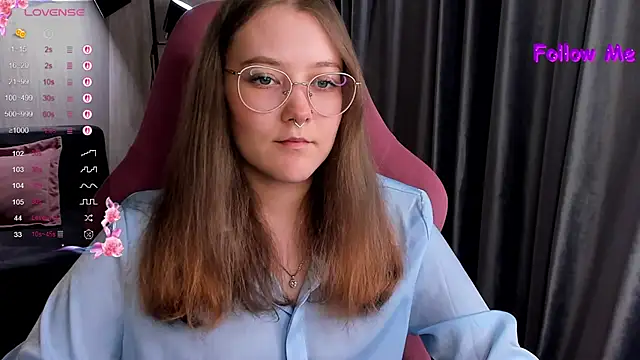 Snapshot of bunny_bubble chatting on 10-11-25, 11:14 bunny bubble online show from 10-11-25, 11:14