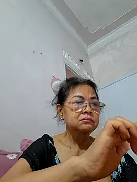 Hotestlove online show from 05-12-26, 10:23