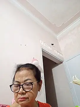 Hotestlove online show from 05-21-26, 10:06