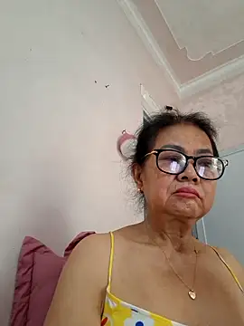Hotestlove online show from 06-01-26, 11:50