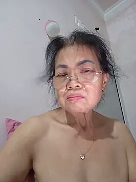 Snapshot of Hotestlove chatting on 06-27-26, 02:12 Hotestlove online show from 06-27-26, 02:12
