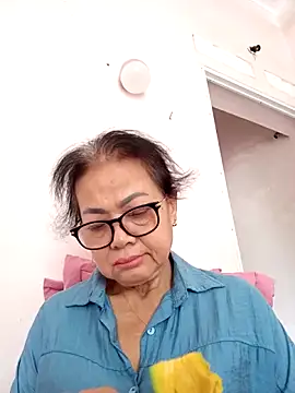Snapshot of Hotestlove chatting on 06-28-26, 02:50 Hotestlove online show from 06-28-26, 02:50