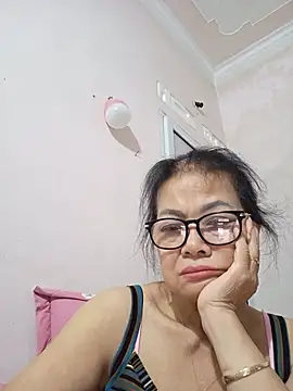 Snapshot of Hotestlove chatting on 07-14-26, 07:13 Hotestlove online show from 07-14-26, 07:13