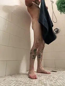 Crackkers online show from 10-20-25, 04:57