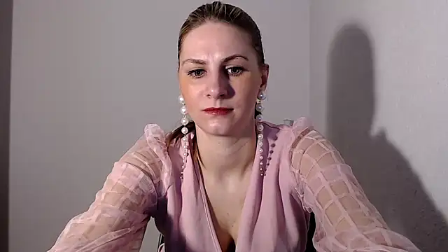 Snapshot of DagmarieFlirt chatting on 01-05-25, 06:35 DagmarieFlirt online show from 01-05-25, 06:35
