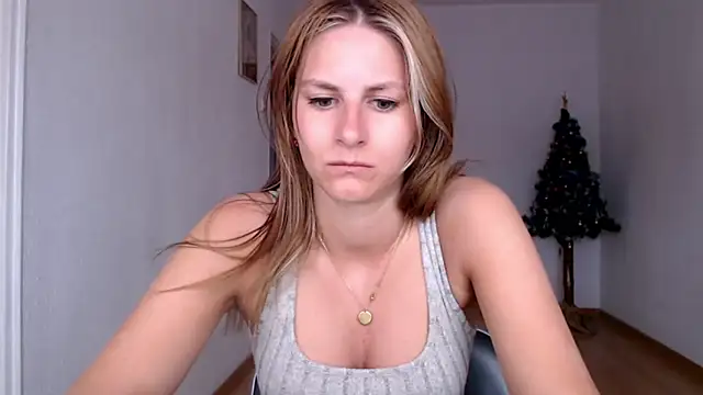 Snapshot of DagmarieFlirt chatting on 01-17-25, 07:19 DagmarieFlirt online show from 01-17-25, 07:19