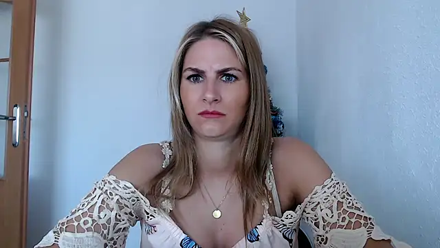 Snapshot of DagmarieFlirt chatting on 01-18-25, 10:49 DagmarieFlirt online show from 01-18-25, 10:49