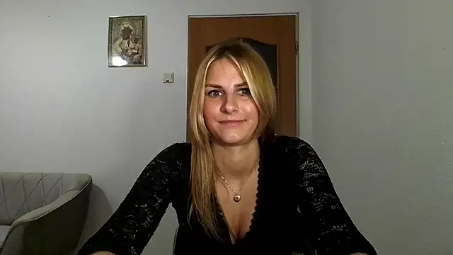 Snapshot of DagmarieFlirt chatting on 01-29-25, 04:30 DagmarieFlirt online show from 01-29-25, 04:30