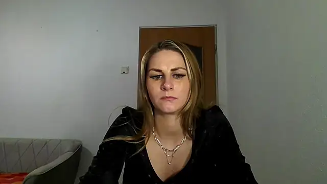 Snapshot of DagmarieFlirt chatting on 02-17-25, 09:19 DagmarieFlirt online show from 02-17-25, 09:19