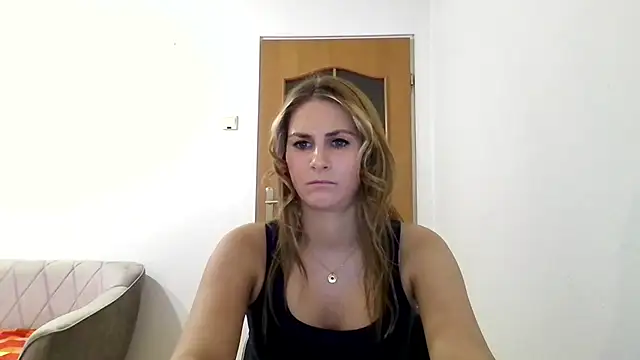 Snapshot of DagmarieFlirt chatting on 02-19-25, 04:33 DagmarieFlirt online show from 02-19-25, 04:33