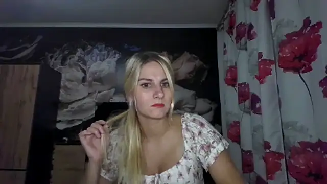 Snapshot of DagmarieFlirt chatting on 09-28-25, 06:24 DagmarieFlirt online show from 09-28-25, 06:24