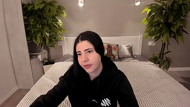 SunnyGirll  online show from 02-06-26, 06:40