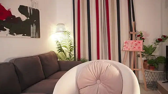 Snapshot of Raychell_Black chatting on 02-22-26, 03:32 Raychell Black online show from 02-22-26, 03:32