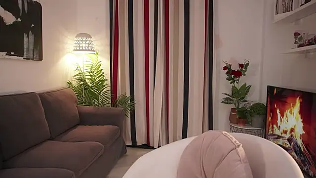 Snapshot of Raychell_Black chatting on 03-12-26, 04:46 Raychell Black online show from 03-12-26, 04:46