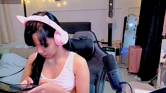 Kana G online show from 02-10-25, 01:33