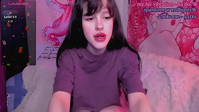 Snapshot of Sofagreen_ chatting on 12-12-24, 10:31 Sofagreen online show from 12-12-24, 10:31