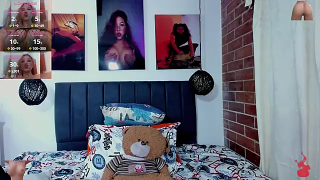 kyliejenner hot online show from 11-23-25, 03:06