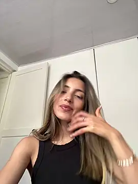 IsadoraGalle  online show from 04-24-26, 07:49