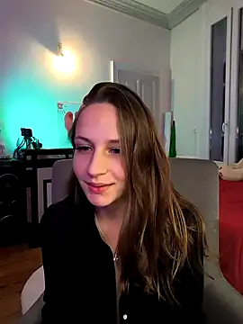 emma4xxx online show from 12-28-24, 08:25