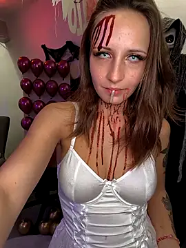 emma4xxx online show from 10-31-25, 08:32