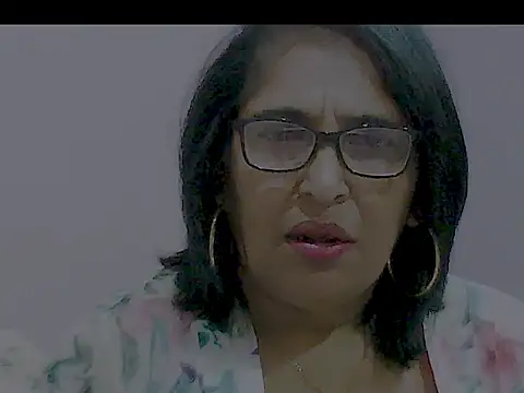 Snapshot of sexy69hotmum chatting on 12-25-24, 02:23 sexy69hotmum online show from 12-25-24, 02:23