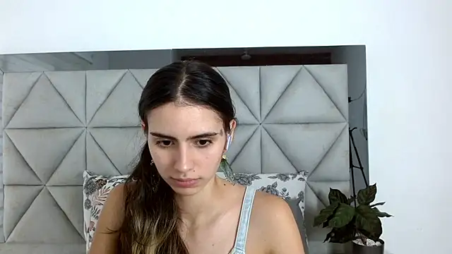 nina pons online show from 12-19-24, 09:28