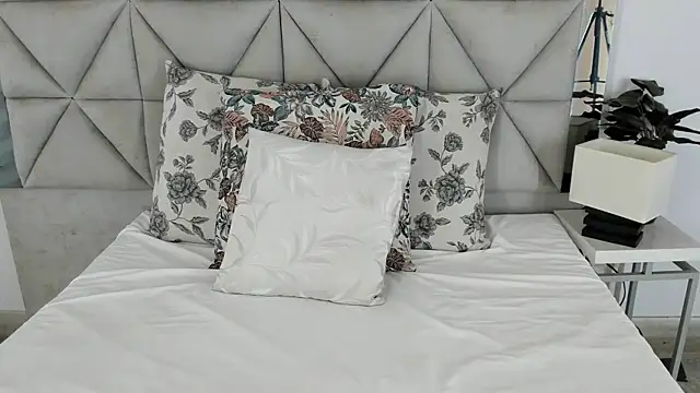 nina pons online show from 09-27-25, 09:09