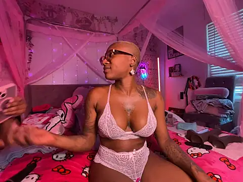Snapshot of VixenCapri chatting on 04-29-26, 03:16 VixenCapri online show from 04-29-26, 03:16