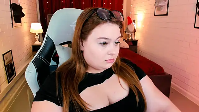 Snapshot of KimberlyMaran chatting on 01-10-25, 12:15 KimberlyMaran online show from 01-10-25, 12:15