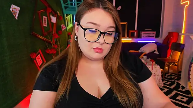 Snapshot of KimberlyMaran chatting on 02-22-25, 12:19 KimberlyMaran online show from 02-22-25, 12:19