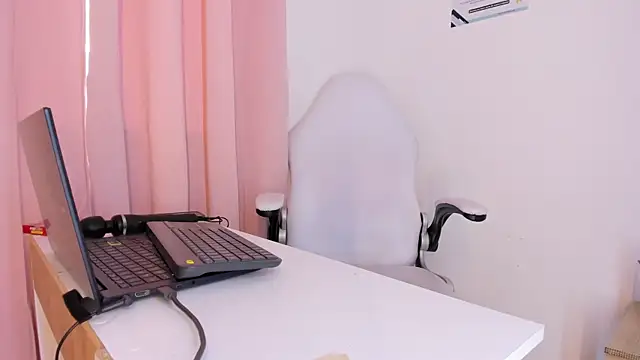 kattypinkk online show from 05-15-26, 07:21
