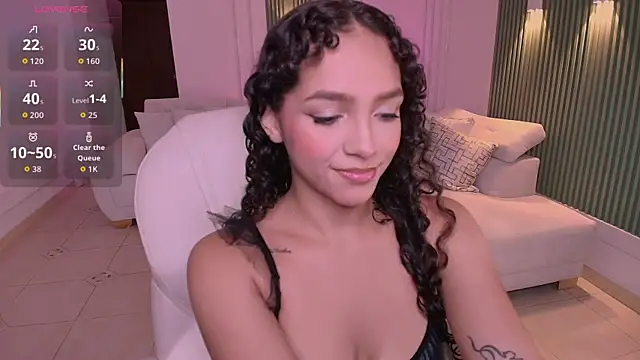 Snapshot of anahi_curlie1 chatting on 04-01-26, 03:18 anahi curlie1 online show from 04-01-26, 03:18